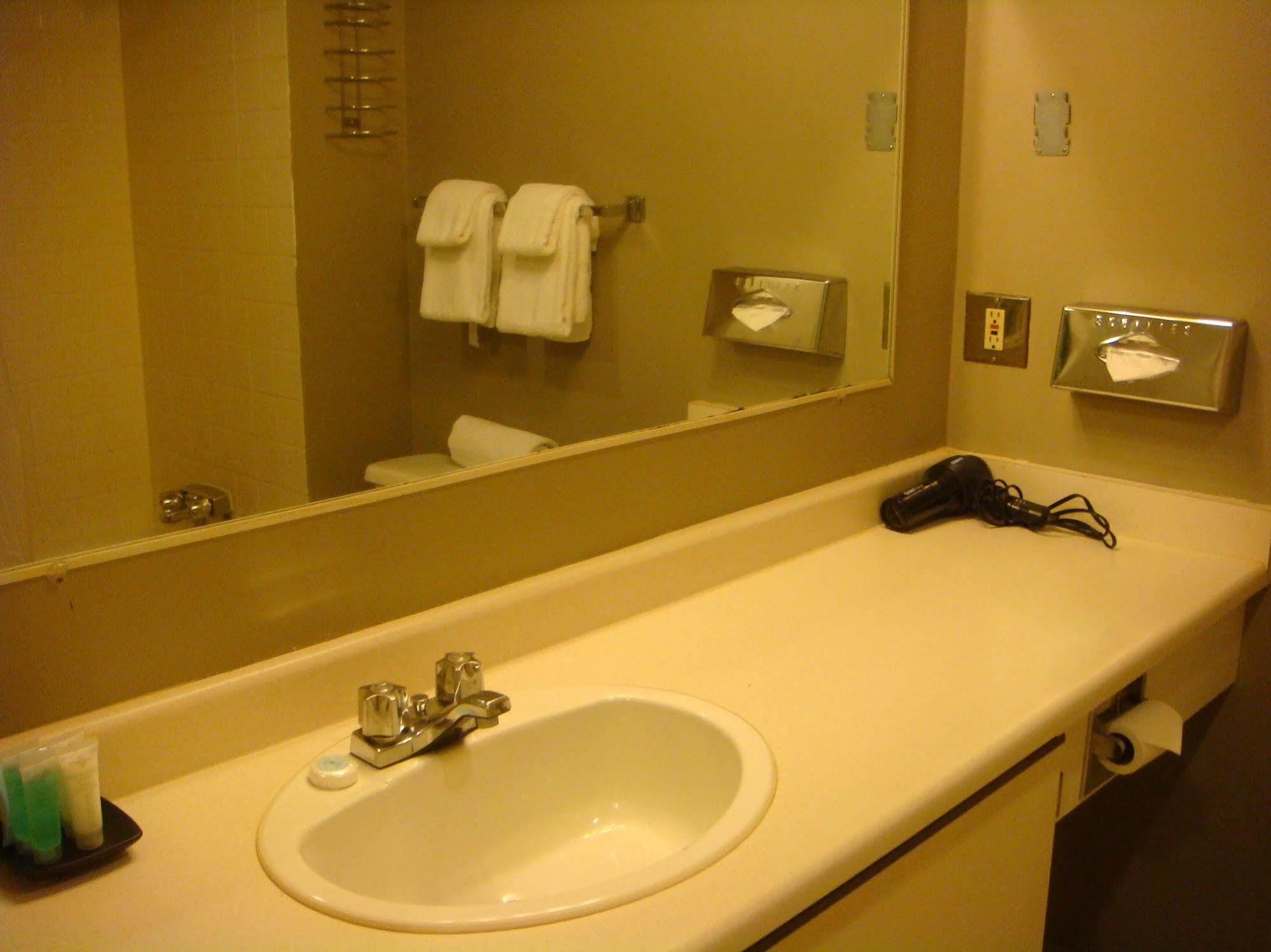 וונקובר Cassandra Hotel מראה חיצוני תמונה